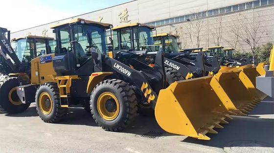 XCMG LW300KN 3톤 Rc 휠 로더 원활한 작동 및 빠른 수압 사이클 시간 상승